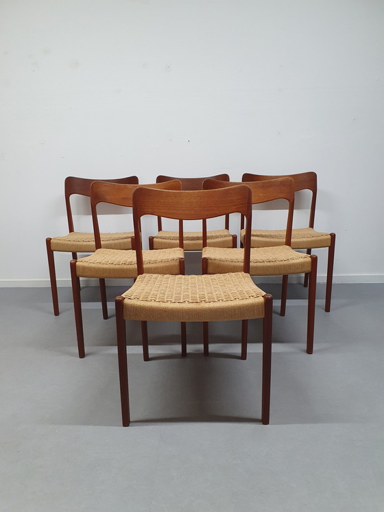 Image 1 of Design chair (6), teak with papercord.