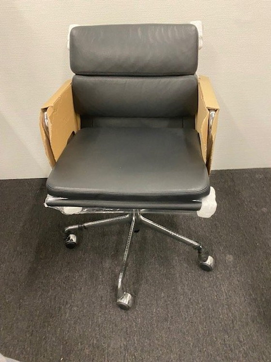 Image 1 of Vitra Ea 217 Office Chair