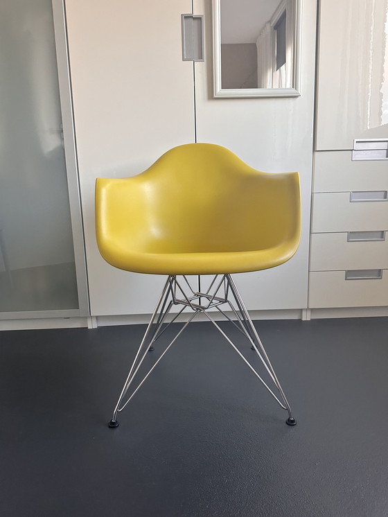 Image 1 of Vitra Dar 