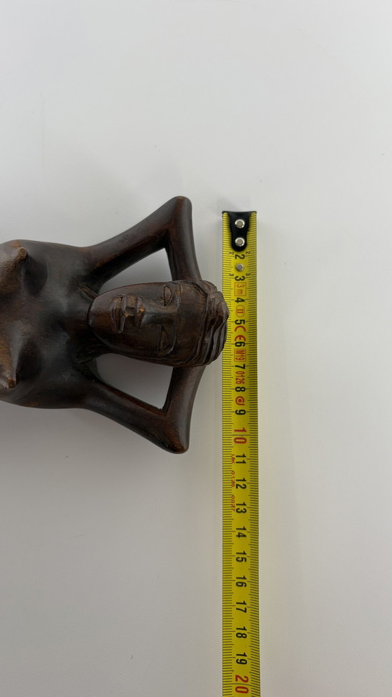 Image 1 of Schiaccianoci in legno scuro da donna, intagliato in legno d'epoca 