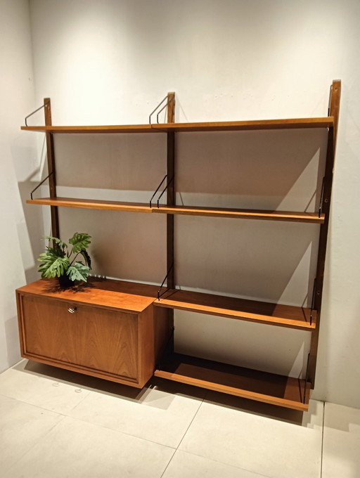 Wall unit, Royal System, By Poul Cadovius