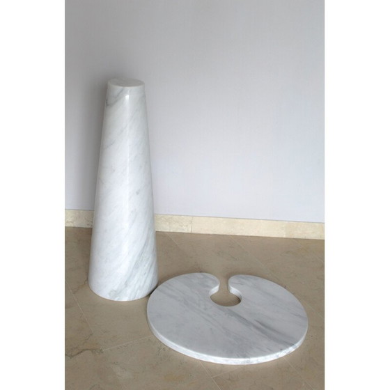 Image 1 of Vintage side table in Italian whithe Carrara marble by Angelo Mangiarotti, Italy 1970s