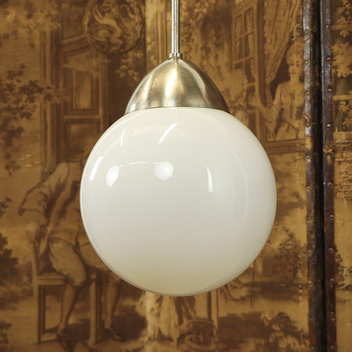 Lampe suspendue en opaline Art Déco