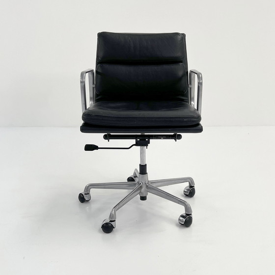 Image 1 of Ea217 Soft Pad Leather Desk Chair By Charles & Ray Eames For Icf, 1970S