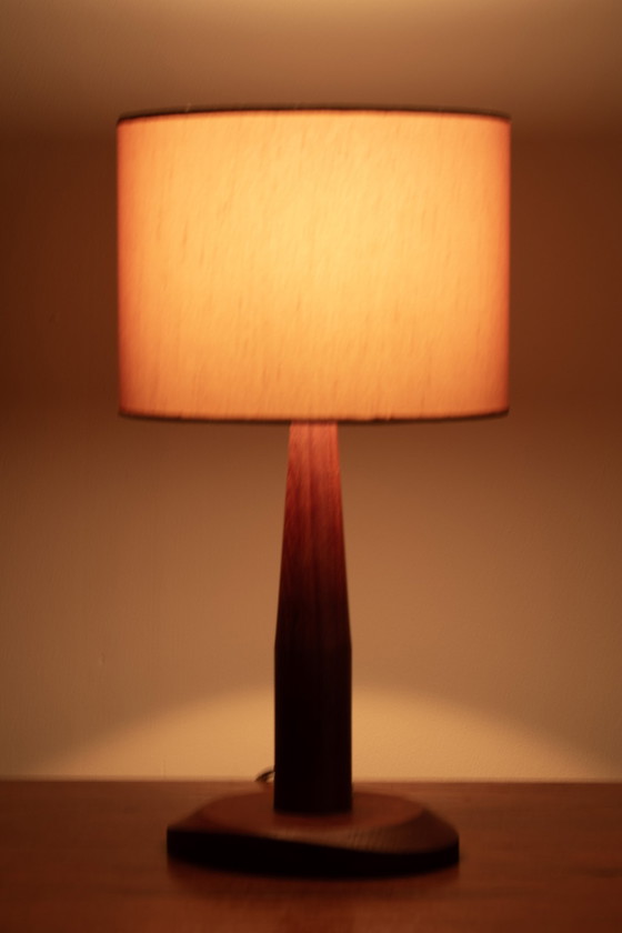 Image 1 of Lampe de table en teck du Danemark