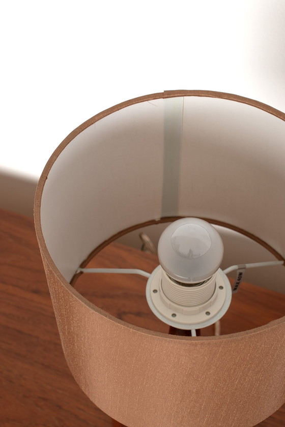 Image 1 of Lampe de table en teck du Danemark