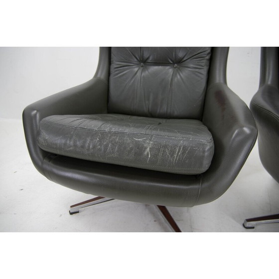Image 1 of Pair of mid century swivel rocking leather armchairs, Finland 1970s