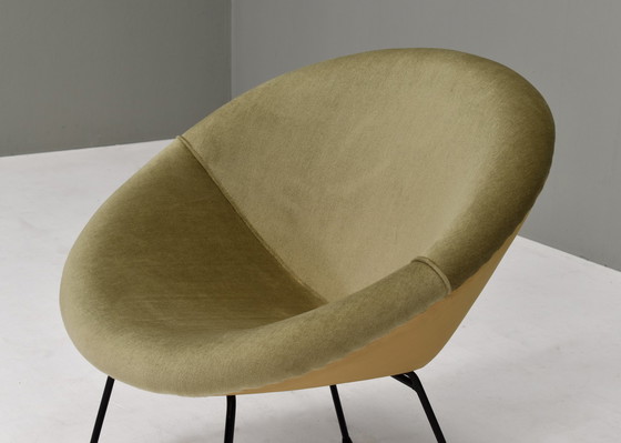 Image 1 of 1950’s Circle Lounge Chair in Velvet and Metal – circa 1950