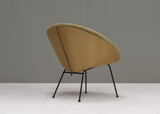 Image 1 of 1950’s Circle Lounge Chair in Velvet and Metal – circa 1950