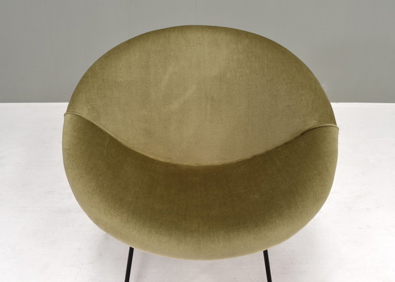 Image 1 of 1950’s Circle Lounge Chair in Velvet and Metal – circa 1950