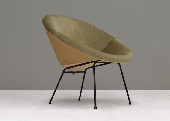 Image 1 of 1950’s Circle Lounge Chair in Velvet and Metal – circa 1950