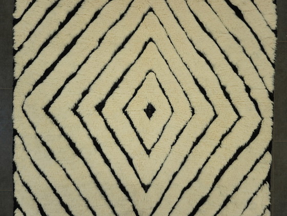 Image 1 of Tapis berbère - 259 cm x 155 cm - laine blanche et noire