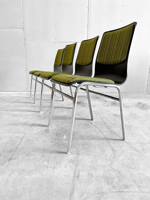 4x vintage midcentury stacking chairs