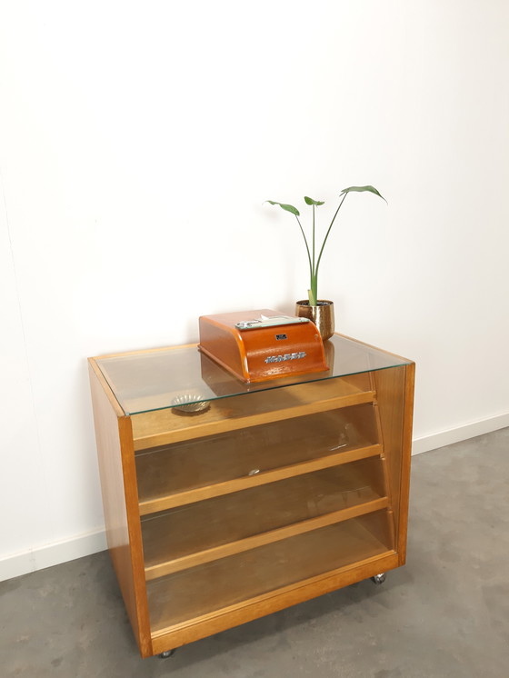 Image 1 of Bancone vintage in legno impiallacciato con cassetti