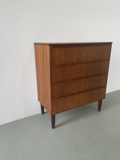 Vintage chest of drawers