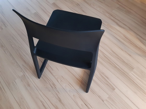 Image 1 of Vitra Tip Ton chair