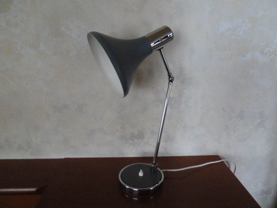 Image 1 of Lampada da tavolo vintage di design italiano.