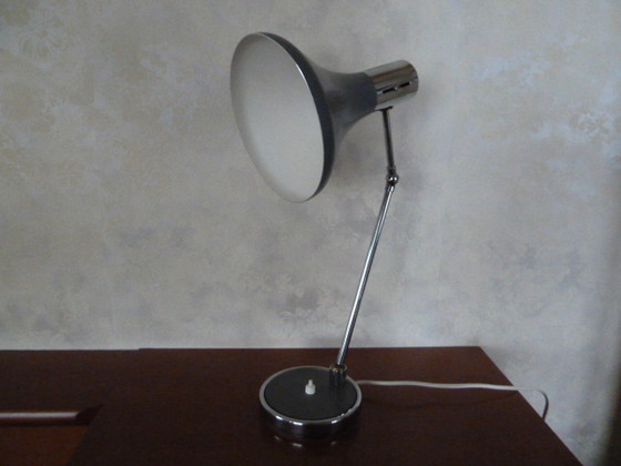 Image 1 of Lampada da tavolo vintage di design italiano.