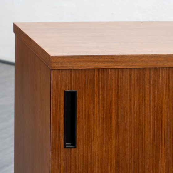 Image 1 of 70s sideboard, noyer, restauré, 140cm