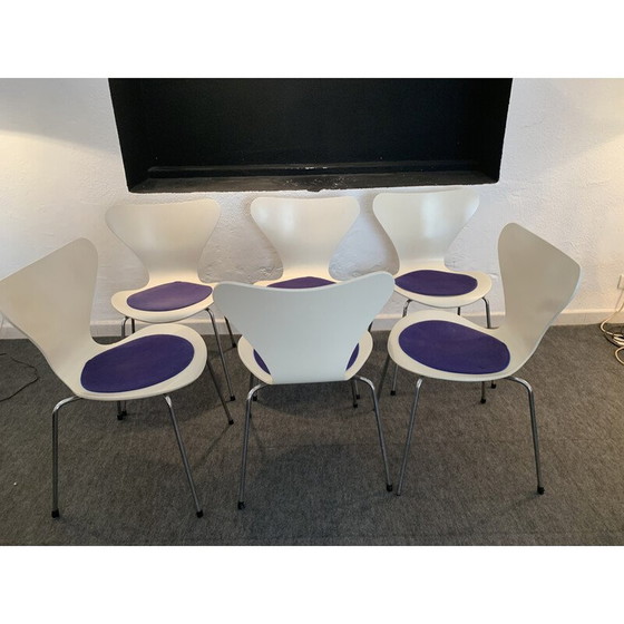 Image 1 of Set of 6 vintage chairs in white lacquer and chrome by Arne Jacobsen for Fritz Hansen