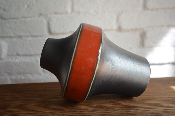 Image 1 of UFO vase