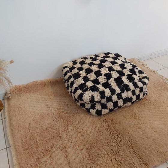 Image 1 of Berber cushion