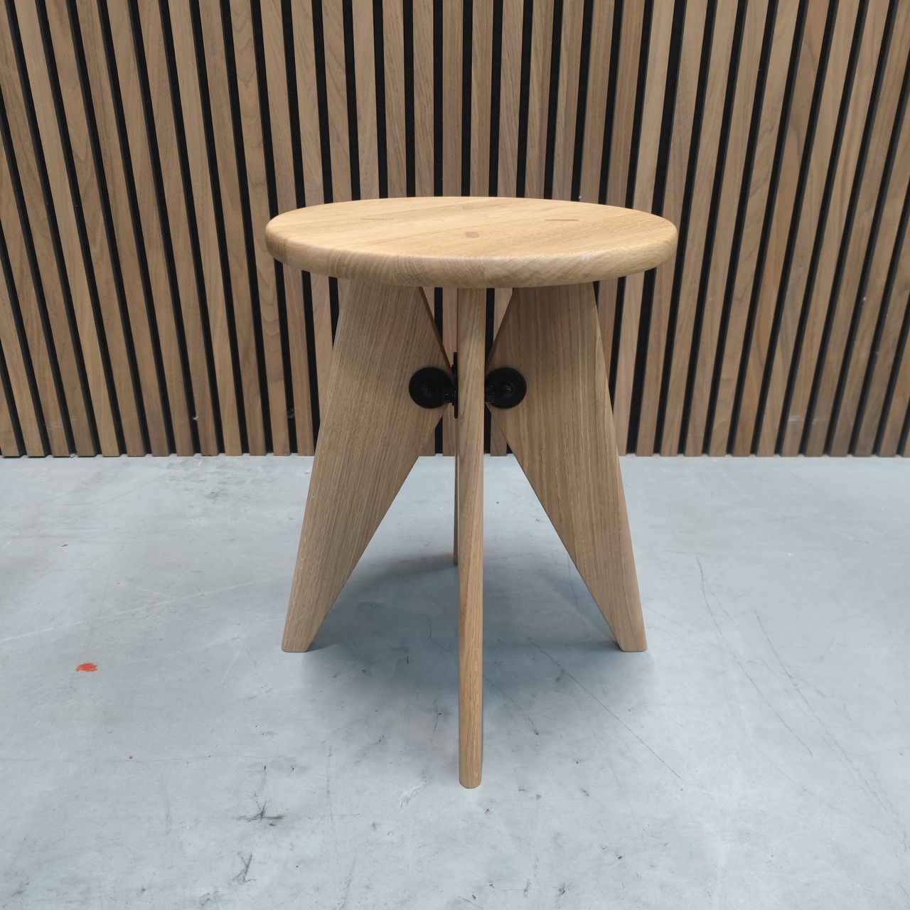 ジャンプルーヴェVitra Tabouret Bois solvay スツール Tabouret Bois/Tabouret Solvay（ダブレ ボワ/ダブレ ソルベイ