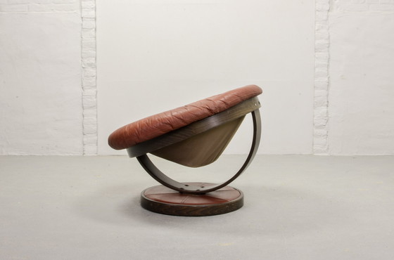 Image 1 of Chaise à boule au design scandinave