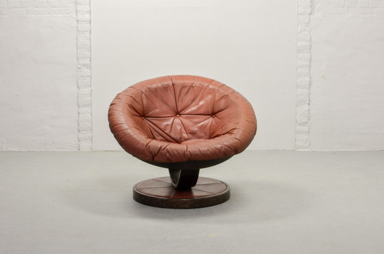 Image 1 of Chaise à boule au design scandinave