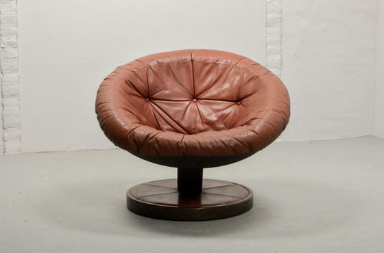 Image 1 of Chaise à boule au design scandinave