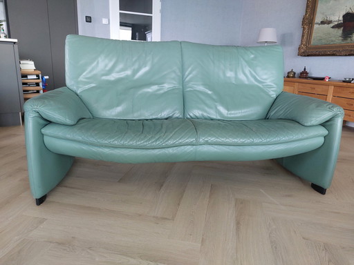 Leolux Light Moss Green seating area