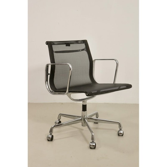 Image 1 of Vintage armchair model Ea 117 by Charles and Ray Eames for Vitra