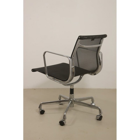 Image 1 of Vintage armchair model Ea 117 by Charles and Ray Eames for Vitra