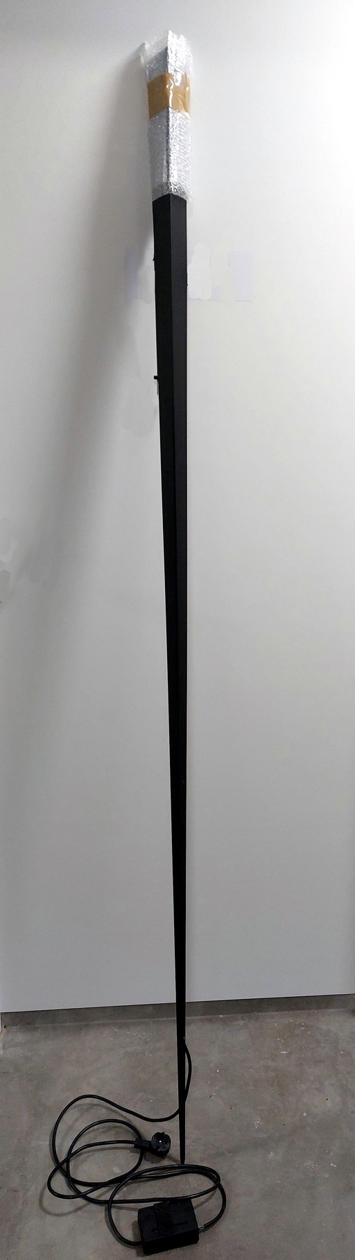 Lumen Center Italia floor standing wall lamp Torchere