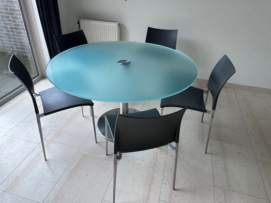 Image 1 of Table de salle à manger Metaform ORFIS avec 5x chaises de salle à manger Desalto