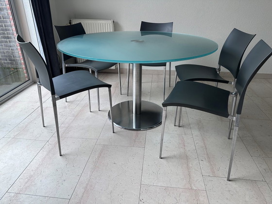 Image 1 of Table de salle à manger Metaform ORFIS avec 5x chaises de salle à manger Desalto