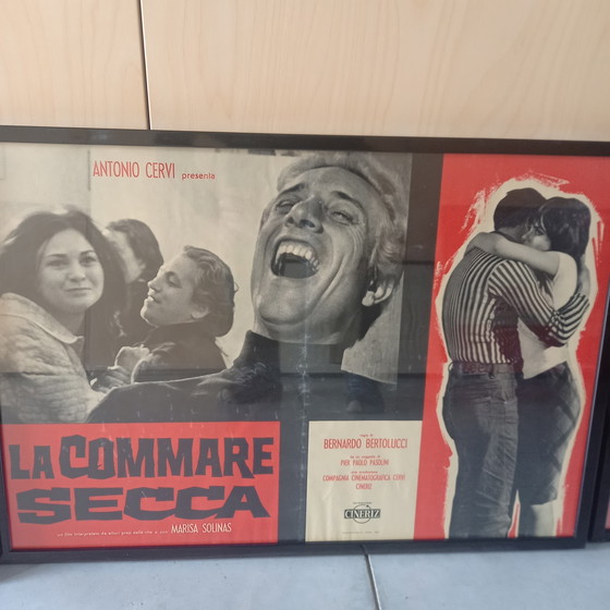 Image 1 of 10x Bernardo Bertolucci sur le film : La Commare Secca affiches de film encadrées