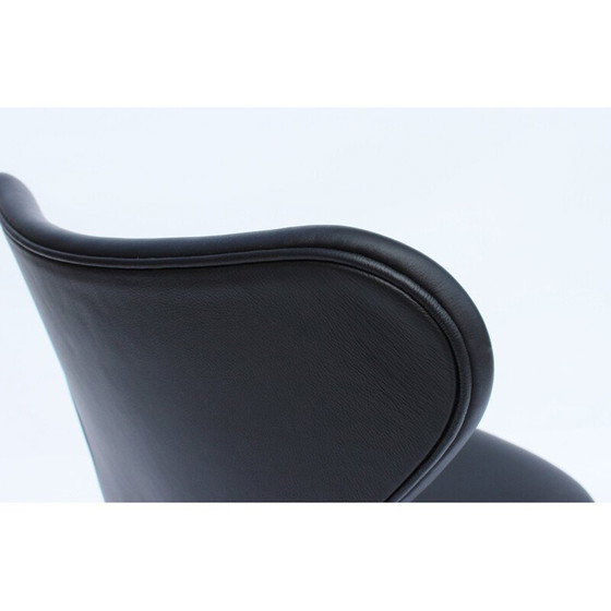Image 1 of Set of 3 vintage chairs model 3107 by Arne Jacobsen for Fritz Hansen, 2016