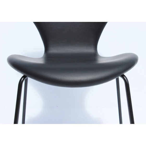Image 1 of Set of 3 vintage chairs model 3107 by Arne Jacobsen for Fritz Hansen, 2016