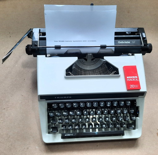 Excellent Working Vintage Typewriter Triumph Gabriele