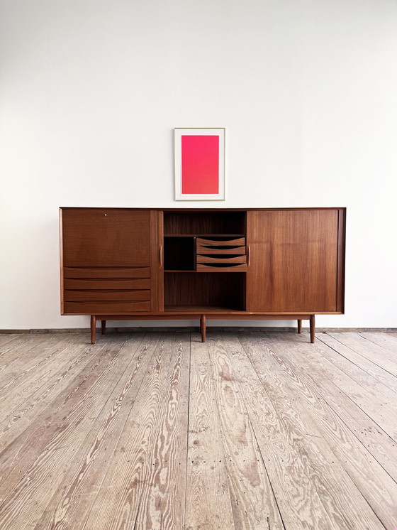 Image 1 of Grand buffet danois Mid Century moderne en teck avec portes tambour par Arne Vodder pour Sibast