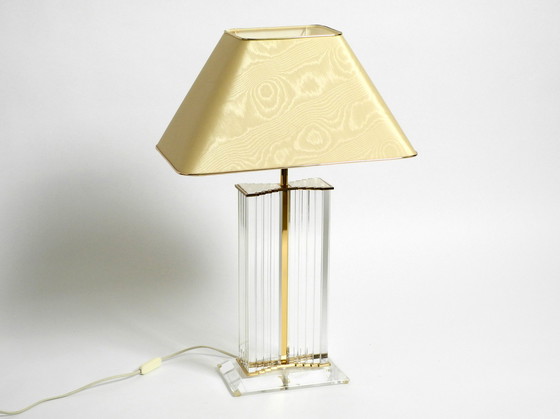 Image 1 of Grande lampe de table en plexiglas des années 1980 avec abat-jour en soie