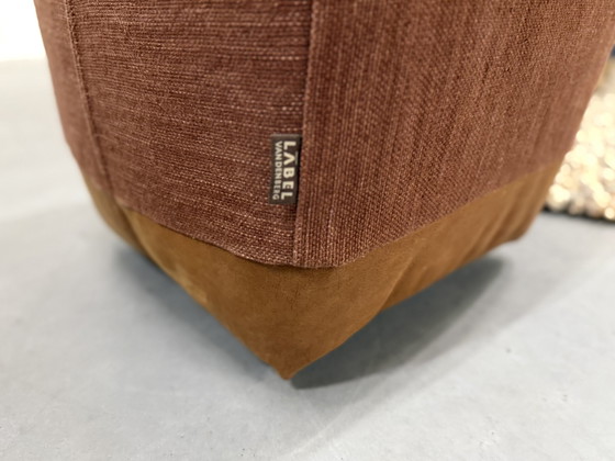 Image 1 of Puf Zium de piel de yak y tela Ferrar de la marca Vandenberg