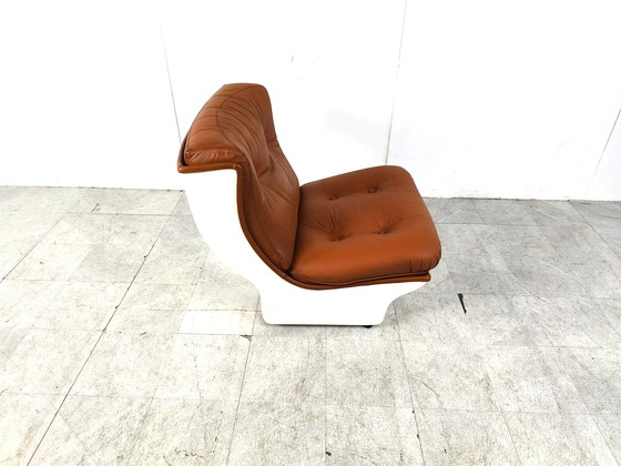 Image 1 of Airborne international leather lounge chair