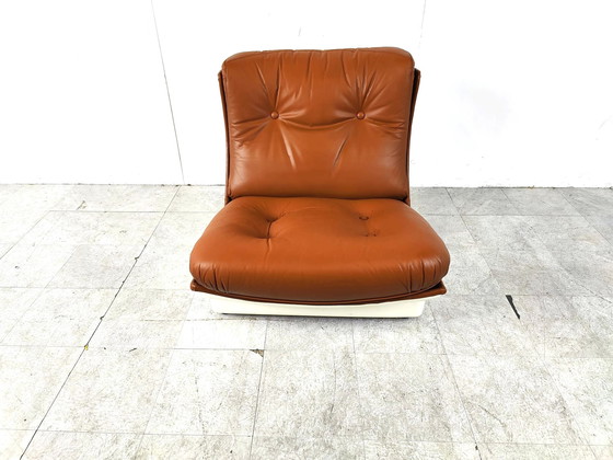 Image 1 of Airborne international leather lounge chair