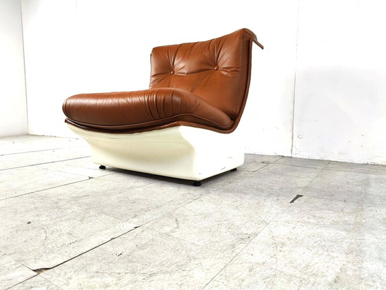 Image 1 of Airborne international leather lounge chair