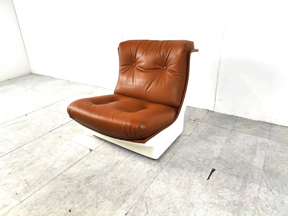 Image 1 of Airborne international leather lounge chair