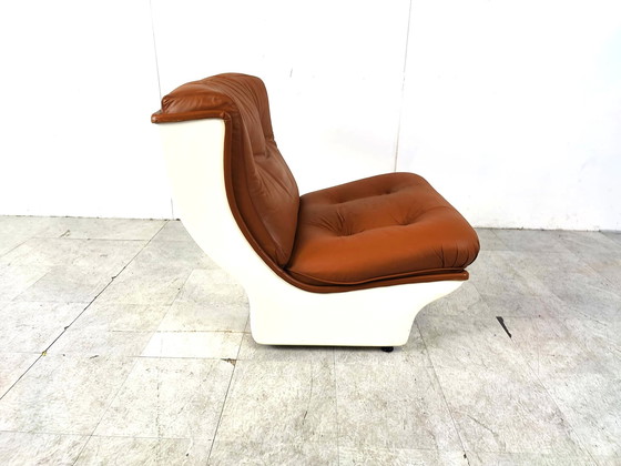 Image 1 of Airborne international leather lounge chair