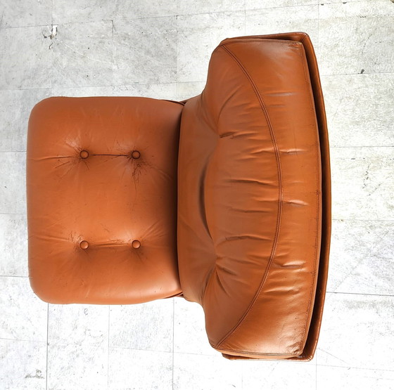 Image 1 of Airborne international leather lounge chair