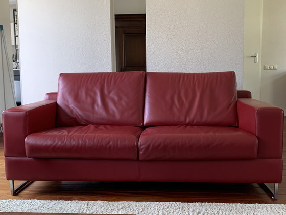 Image 1 of Leolux Cuno sofa set red leather, 2-1/2-seater and 2-seater.